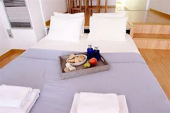 Short Group Liceu Serviced * Barcelona