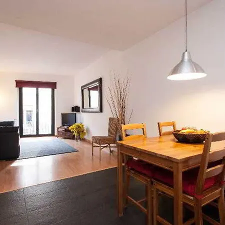 Short Group Liceu Serviced