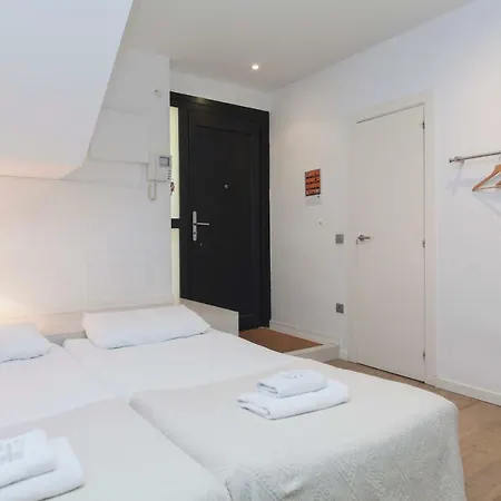 Short Group Liceu Serviced *